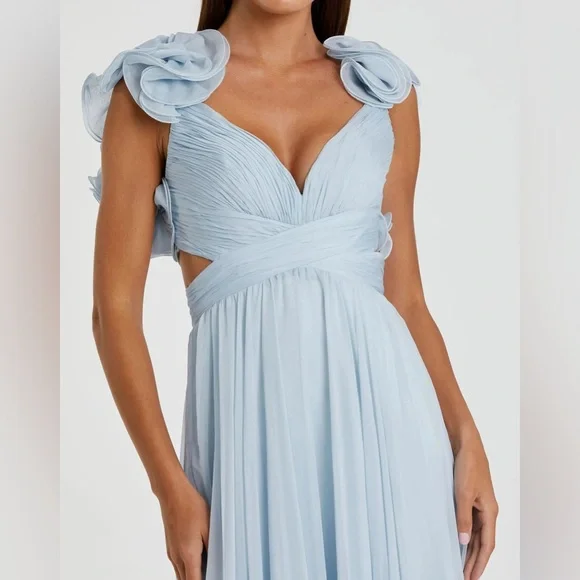 Mac Duggal Light Blue Ruffle Tiered Cut-Out Chiffon Gown Sz: 2 - Picture 4 of 16